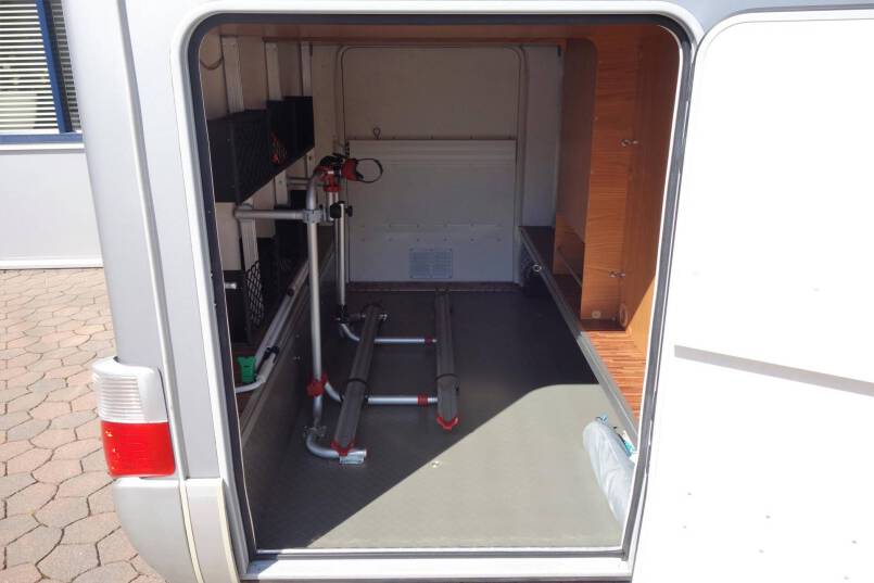 Hymer B 674 SL 3.0 Automaat, Elegance Silver, 2 aparte bedden, garage 7