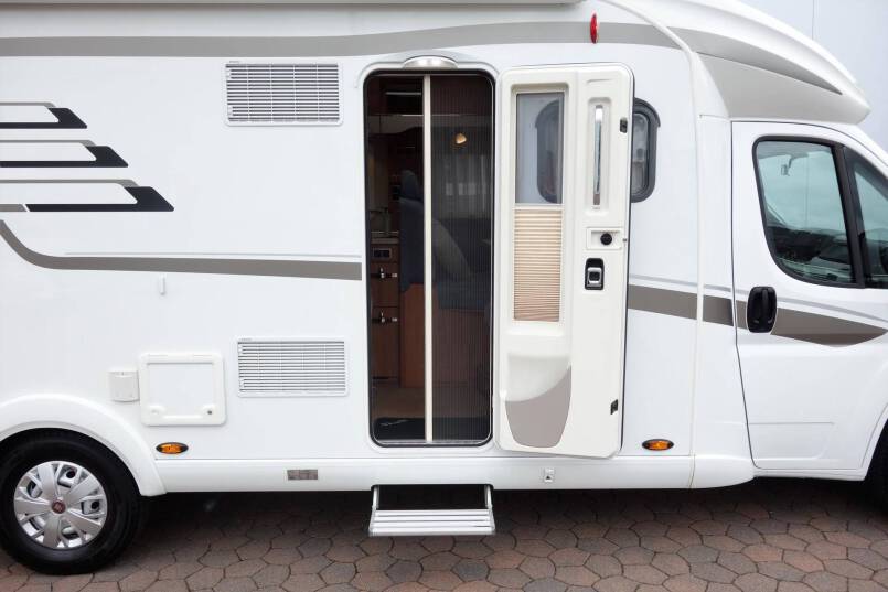 Hymer T 678 CL MAXI chassis, AUTOMAAT, 180 pk, 2 aparte bedden 10
