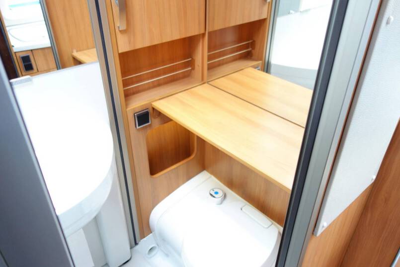 Hymer Exsis-I 504 AL-KO, compacte 4 persoonscamper 32
