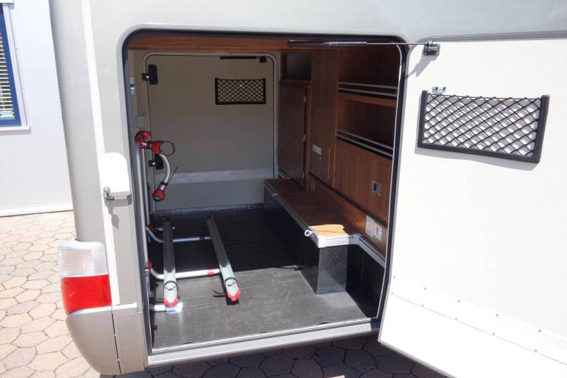 Hymer Ml-I 620 AUTOMAAT, Serragrijs 190 pk, 2 aparte bedden 10