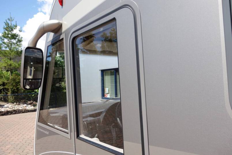 Hymer Ml-I 620 AUTOMAAT, Serragrijs 190 pk, 2 aparte bedden 14