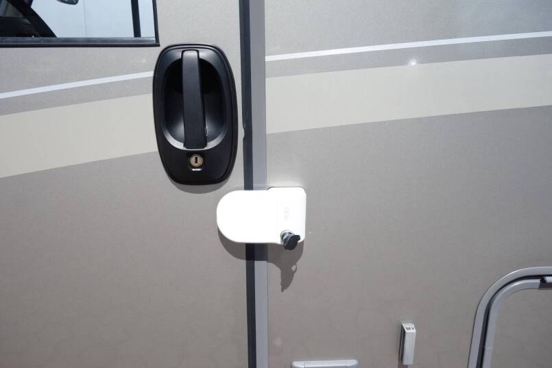 Hymer Ml-I 620 AUTOMAAT, Serragrijs 190 pk, 2 aparte bedden 15