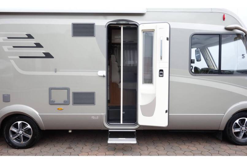 Hymer Ml-I 620 AUTOMAAT, Serragrijs 190 pk, 2 aparte bedden 16