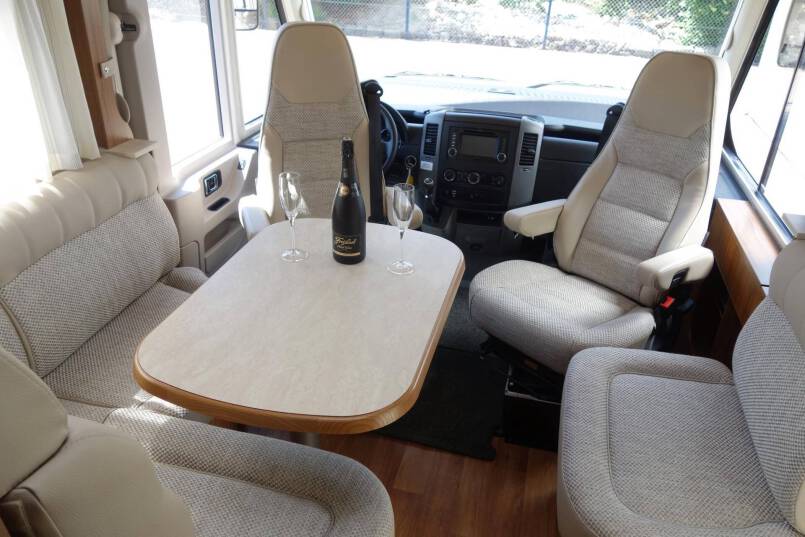Hymer Ml-I 620 AUTOMAAT, Serragrijs 190 pk, 2 aparte bedden 21