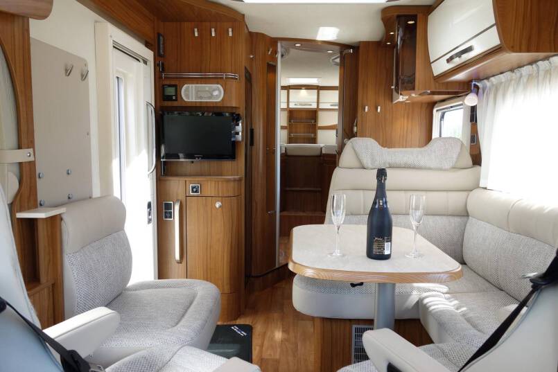 Hymer Ml-I 620 AUTOMAAT, Serragrijs 190 pk, 2 aparte bedden 25