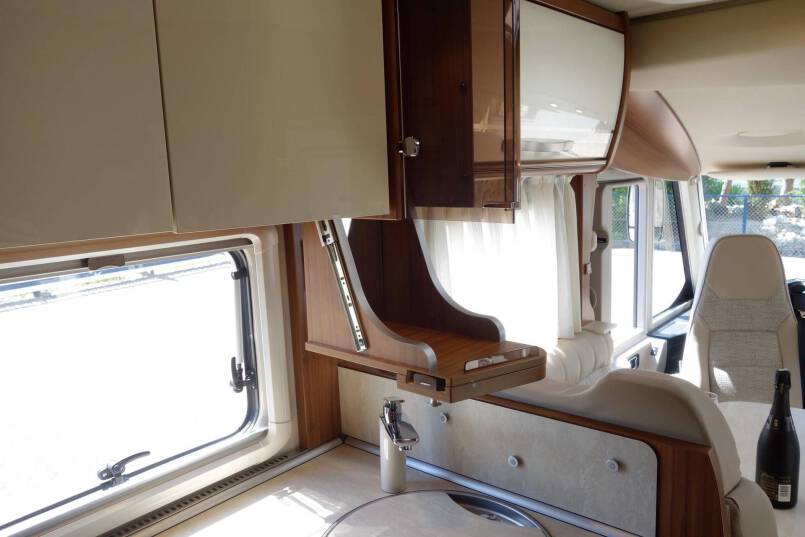 Hymer Ml-I 620 AUTOMAAT, Serragrijs 190 pk, 2 aparte bedden 28