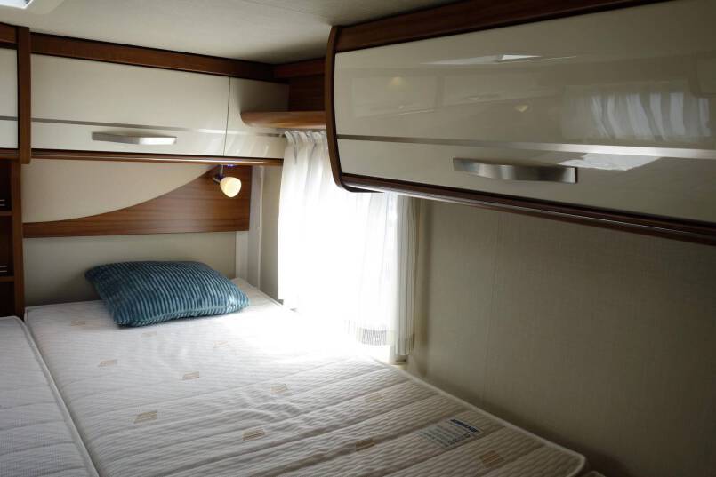Hymer Ml-I 620 AUTOMAAT, Serragrijs 190 pk, 2 aparte bedden 35