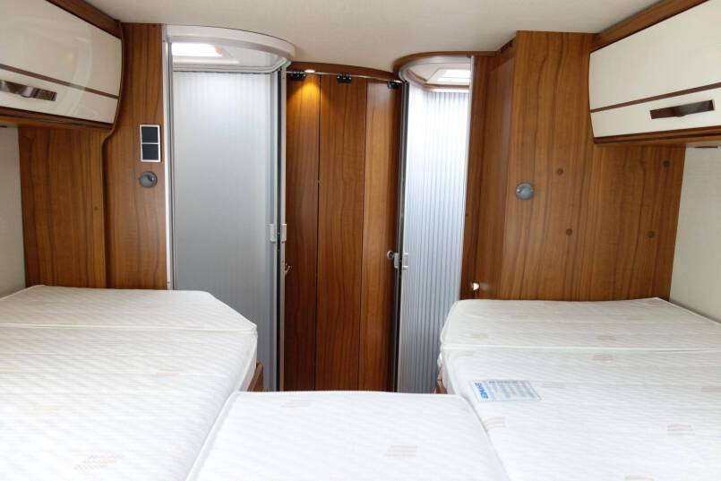 Hymer Ml-I 620 AUTOMAAT, Serragrijs 190 pk, 2 aparte bedden 36