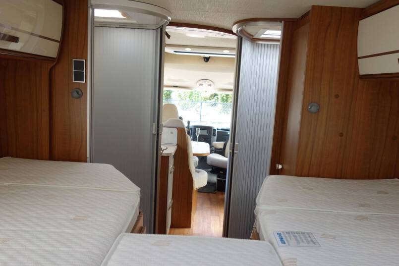 Hymer Ml-I 620 AUTOMAAT, Serragrijs 190 pk, 2 aparte bedden 37