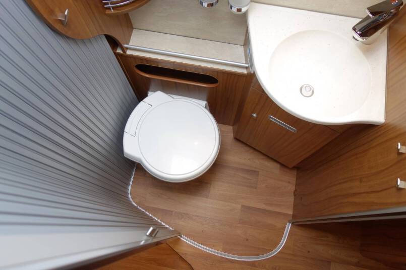 Hymer Ml-I 620 AUTOMAAT, Serragrijs 190 pk, 2 aparte bedden 38