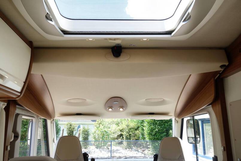 Hymer Ml-I 620 AUTOMAAT, Serragrijs 190 pk, 2 aparte bedden 43