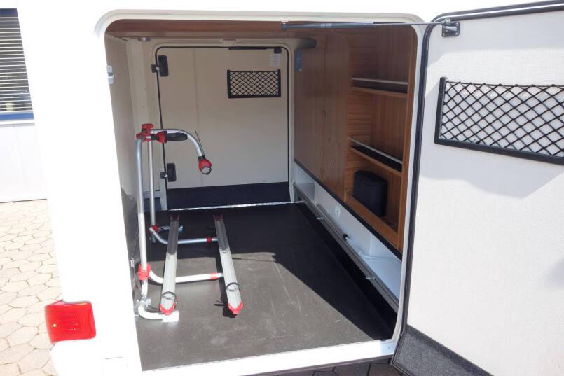 Hymer B 678 DL AUTOMAAT, 180 pk Dynamic Line, 2 aparte bedden 13