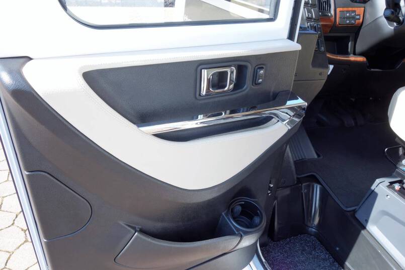 Hymer B 678 DL AUTOMAAT, 180 pk Dynamic Line, 2 aparte bedden 15