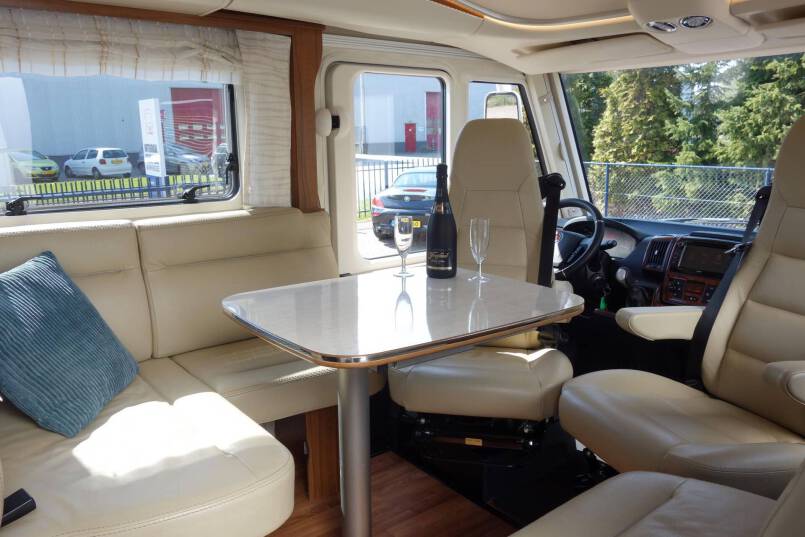 Hymer B 678 DL AUTOMAAT, 180 pk Dynamic Line, 2 aparte bedden 22