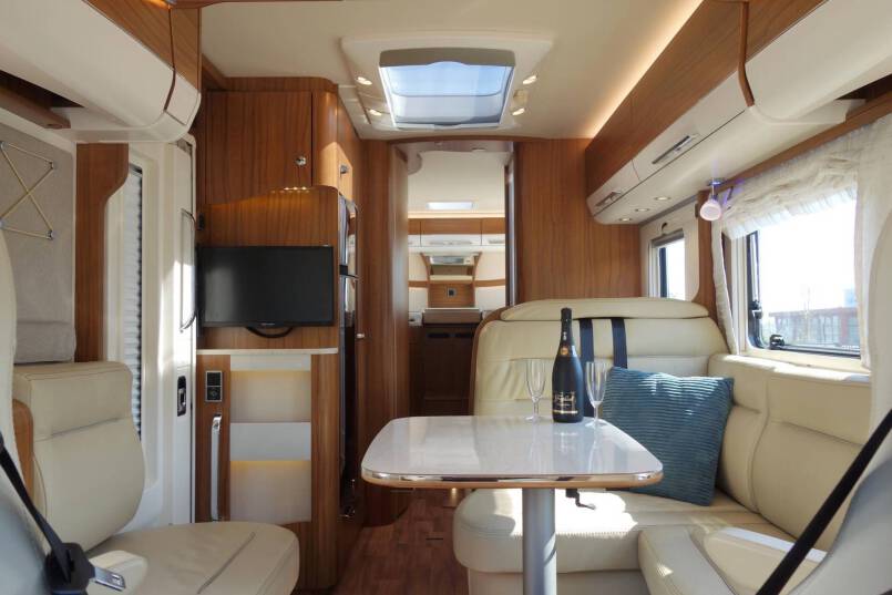 Hymer B 678 DL AUTOMAAT, 180 pk Dynamic Line, 2 aparte bedden 26