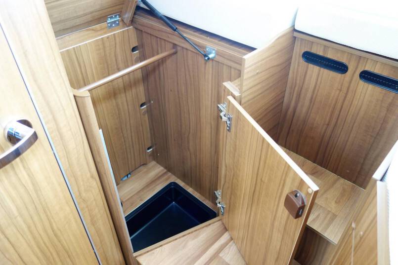 Hymer B 678 DL AUTOMAAT, 180 pk Dynamic Line, 2 aparte bedden 34