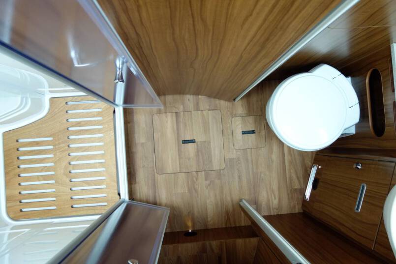 Hymer B 678 DL AUTOMAAT, 180 pk Dynamic Line, 2 aparte bedden 37