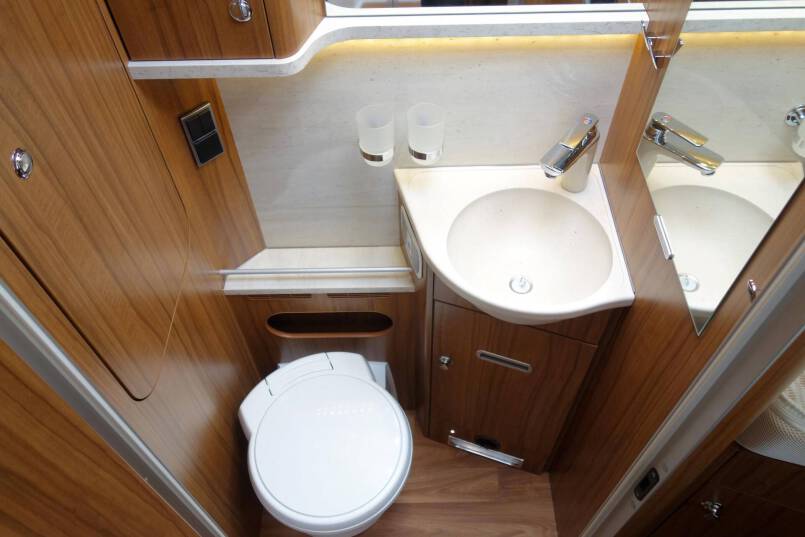 Hymer B 678 DL AUTOMAAT, 180 pk Dynamic Line, 2 aparte bedden 39