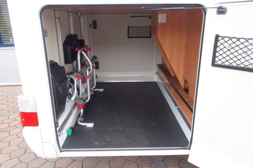 Hymer B 678 AUTOMAAT, 180 pk, 2 aparte bedden 10