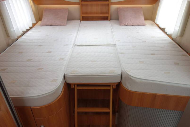 Hymer B 678 AUTOMAAT, 180 pk, 2 aparte bedden 32