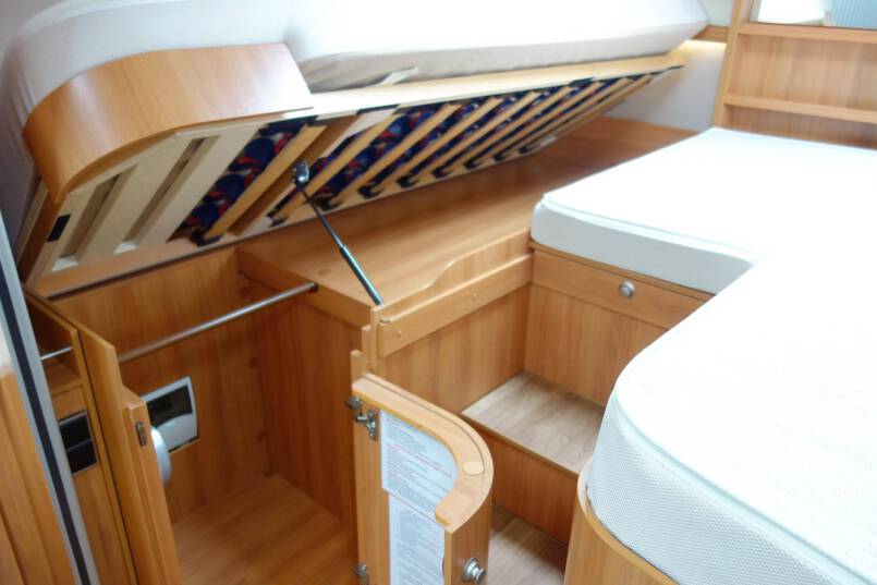 Hymer B 678 AUTOMAAT, 180 pk, 2 aparte bedden 34
