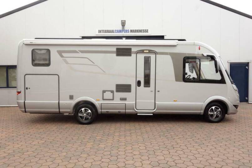 Hymer B 704 SL SupremeLine AUTOMAAT, 180 pk, Crystal-zilver metallic, 2 aparte bedden 12
