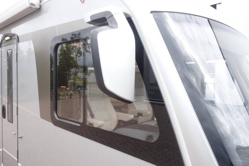 Hymer B 704 SL SupremeLine AUTOMAAT, 180 pk, Crystal-zilver metallic, 2 aparte bedden 21