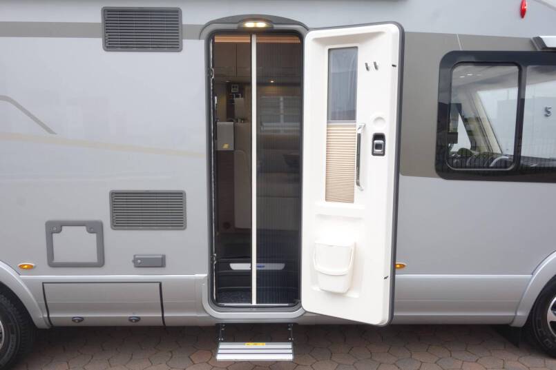 Hymer B 704 SL SupremeLine AUTOMAAT, 180 pk, Crystal-zilver metallic, 2 aparte bedden 22