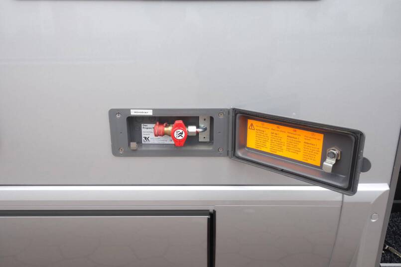 Hymer B 704 SL SupremeLine AUTOMAAT, 180 pk, Crystal-zilver metallic, 2 aparte bedden 25