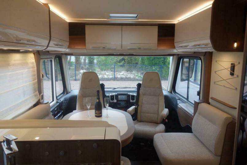 Hymer B 704 SL SupremeLine AUTOMAAT, 180 pk, Crystal-zilver metallic, 2 aparte bedden 2