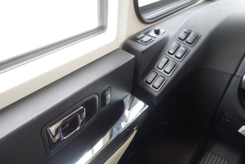 Hymer B 704 SL SupremeLine AUTOMAAT, 180 pk, Crystal-zilver metallic, 2 aparte bedden 43
