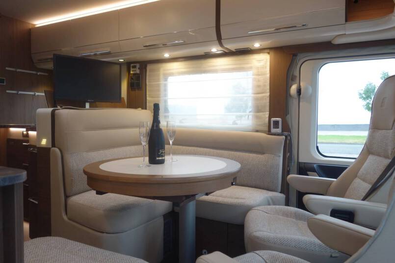 Hymer B 704 SL SupremeLine AUTOMAAT, 180 pk, Crystal-zilver metallic, 2 aparte bedden 48