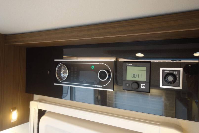 Hymer B 704 SL SupremeLine AUTOMAAT, 180 pk, Crystal-zilver metallic, 2 aparte bedden 52