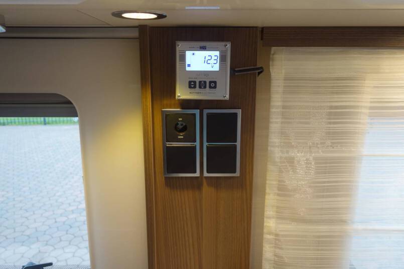 Hymer B 704 SL SupremeLine AUTOMAAT, 180 pk, Crystal-zilver metallic, 2 aparte bedden 54