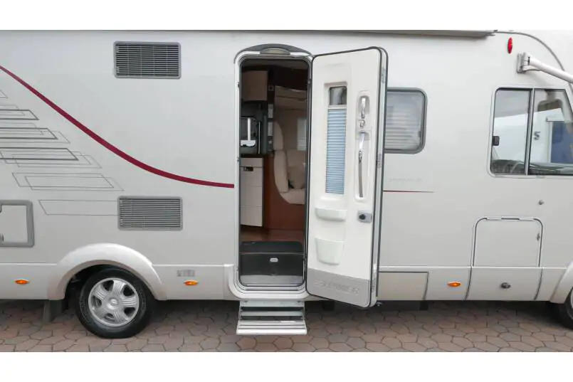 Hymer S 800 3.0 V6 AUTOMAAT, Champagne metallic, grote garage 15