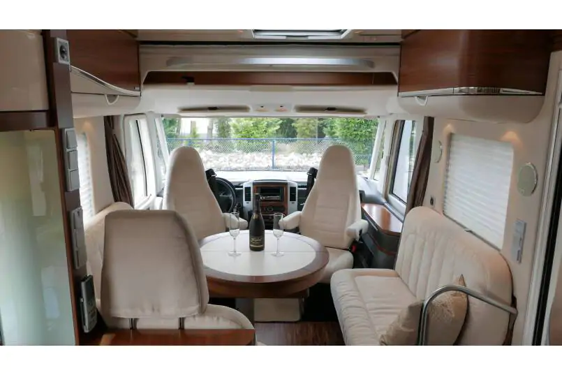 Hymer S 800 3.0 V6 AUTOMAAT, Champagne metallic, grote garage 25