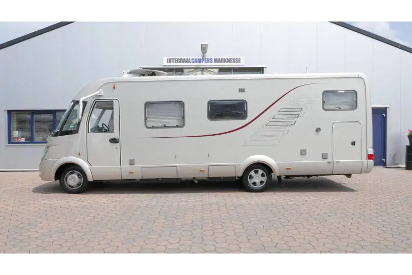 Hymer S 800 3.0 V6 AUTOMAAT, Champagne metallic, grote garage 2