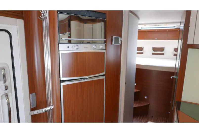 Hymer S 800 3.0 V6 AUTOMAAT, Champagne metallic, grote garage 37