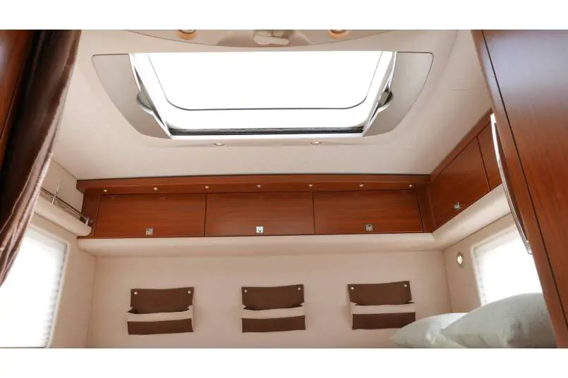 Hymer S 800 3.0 V6 AUTOMAAT, Champagne metallic, grote garage 43