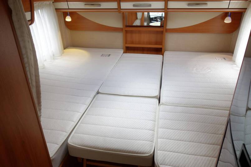 Hymer B 588 AUTOMAAT 180 PK, 2 aparte bedden, garage 18