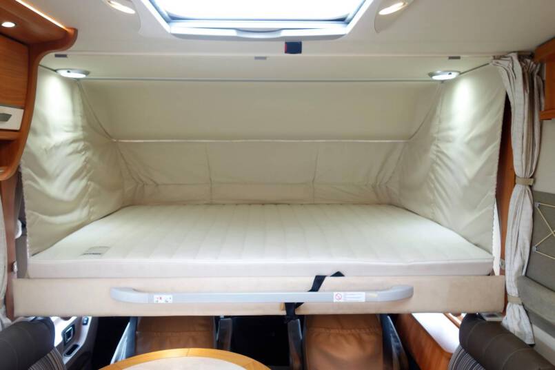 Hymer B 588 AUTOMAAT 180 PK, 2 aparte bedden, garage 22