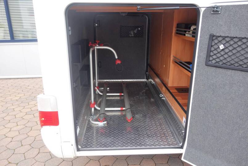 Hymer B 588 AUTOMAAT 180 PK, 2 aparte bedden, garage 5