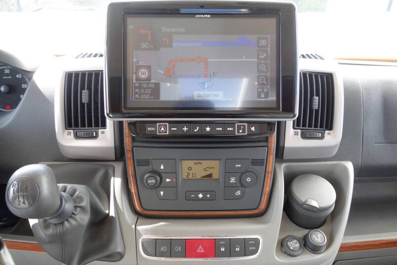 Hymer B 614 SL Star Edition Champagne, lange uitvoering met garage, vol optie 14