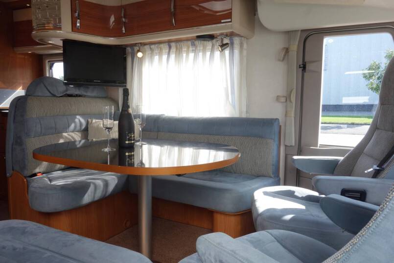 Hymer B 614 SL Star Edition Champagne, lange uitvoering met garage, vol optie 18