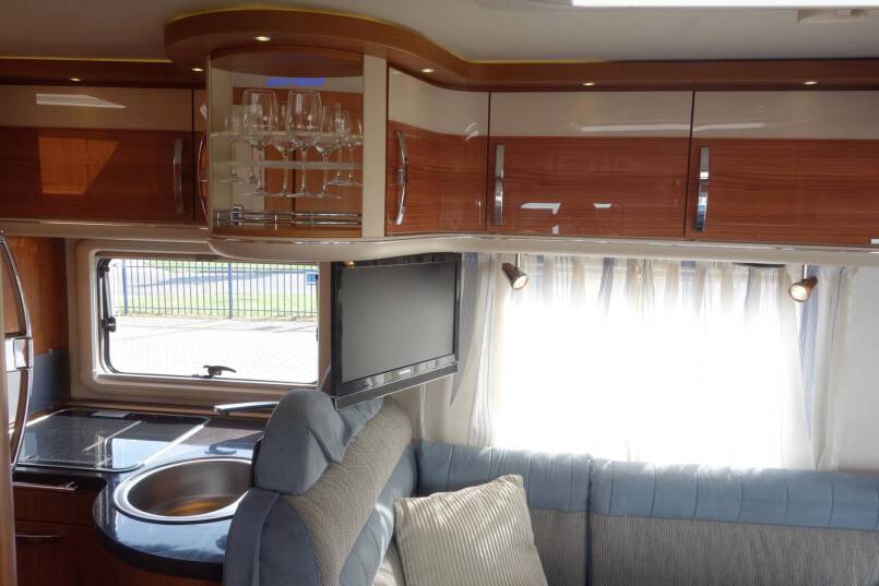 Hymer B 614 SL Star Edition Champagne, lange uitvoering met garage, vol optie 22