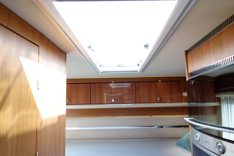 Hymer B 614 SL Star Edition Champagne, lange uitvoering met garage, vol optie 26