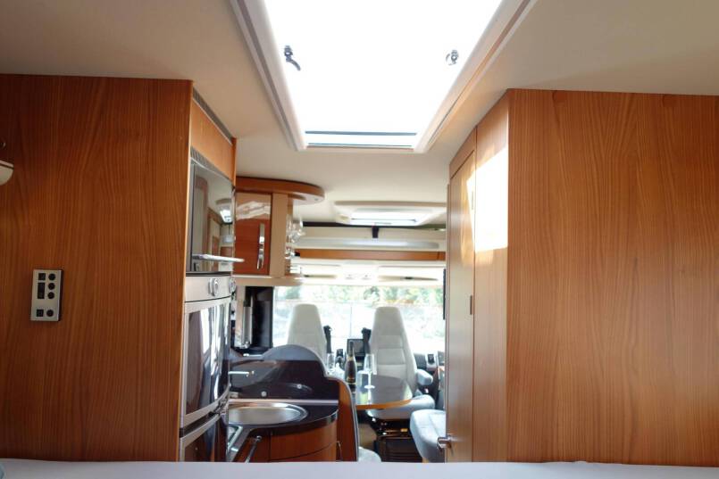 Hymer B 614 SL Star Edition Champagne, lange uitvoering met garage, vol optie 29