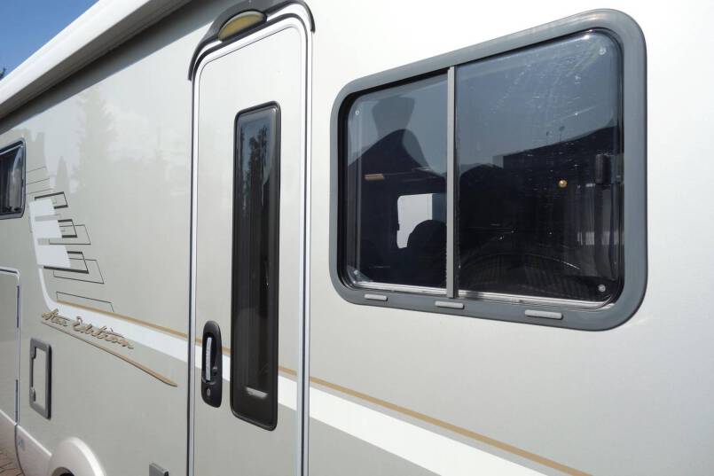 Hymer B 614 SL Star Edition Champagne, lange uitvoering met garage, vol optie 6
