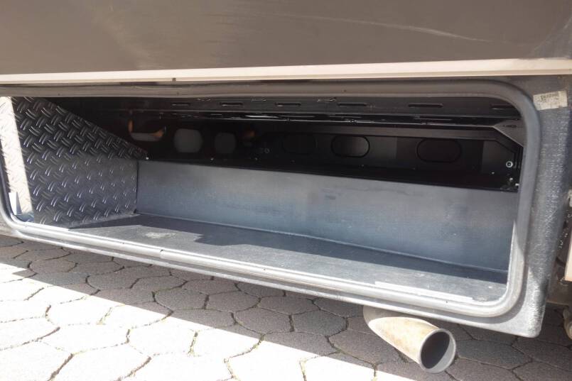 Hymer B 614 SL Star Edition Champagne, lange uitvoering met garage, vol optie 8