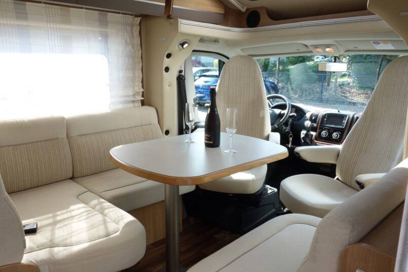 Hymer T 678 CL 180 pk AUTOMAAT MAXI chassis, 16’’ velgen, 2 aparte bedden 17
